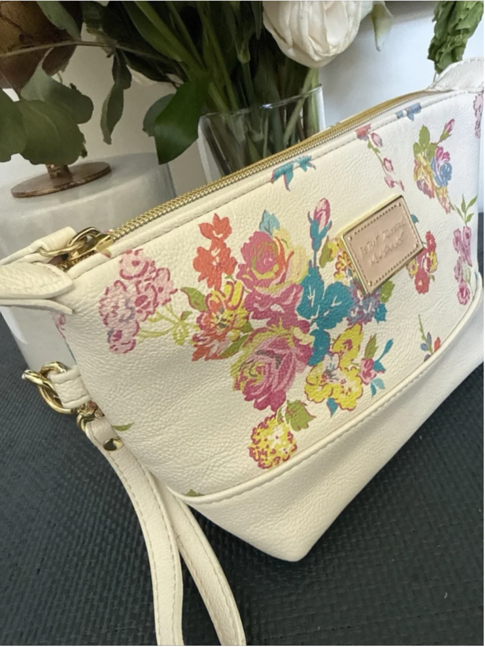 Betsey Johnson White Floral Trapezoid Cosmetic Makeup Bag